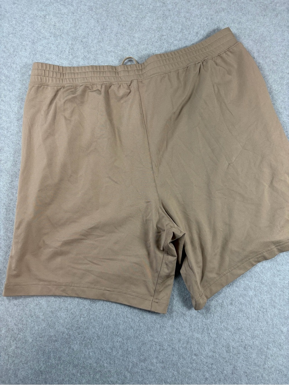 ALO Yoga Men’s Tan Athletic Drawstring Shorts - Picture 6 of 6